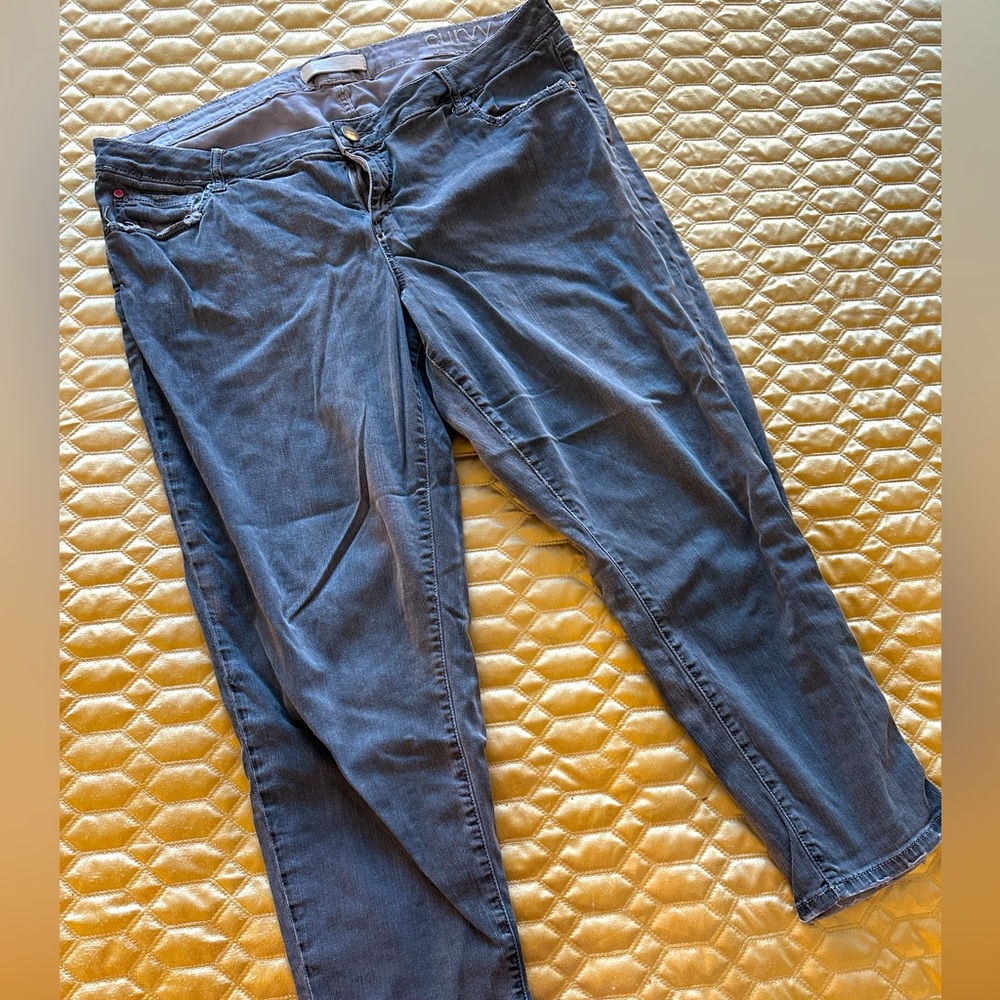 SLINK Jeans Distressed Gray Ankle Length Jeans